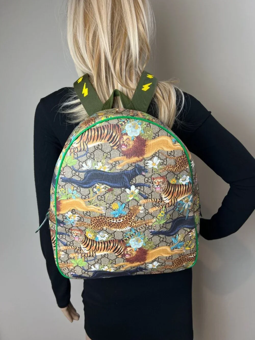 Gucci GG Supreme Feline Childrens Dome Multicolor Backpack